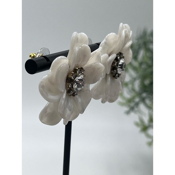 J. Crew Gold Tone White Resin & Cz Full Bloom Flower Pierced Earrings - Picture 2 of 13
